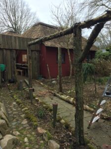 fotos fra besøgshaven Det gamle pilles ned